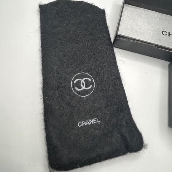CHANEL Vintage 90s Quilted CC Logo Sunglasses 0003 Black + Box & Dust Bag - Picture 8 of 12